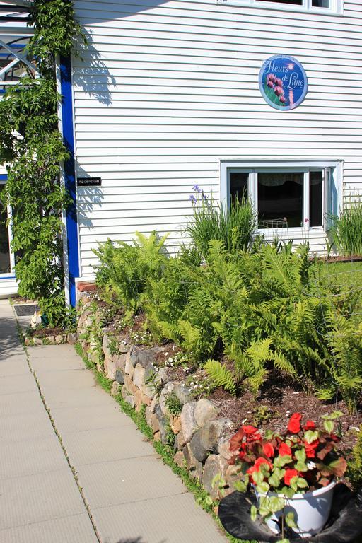 Auberge Fleurs De Lune La Malbaie Exterior photo