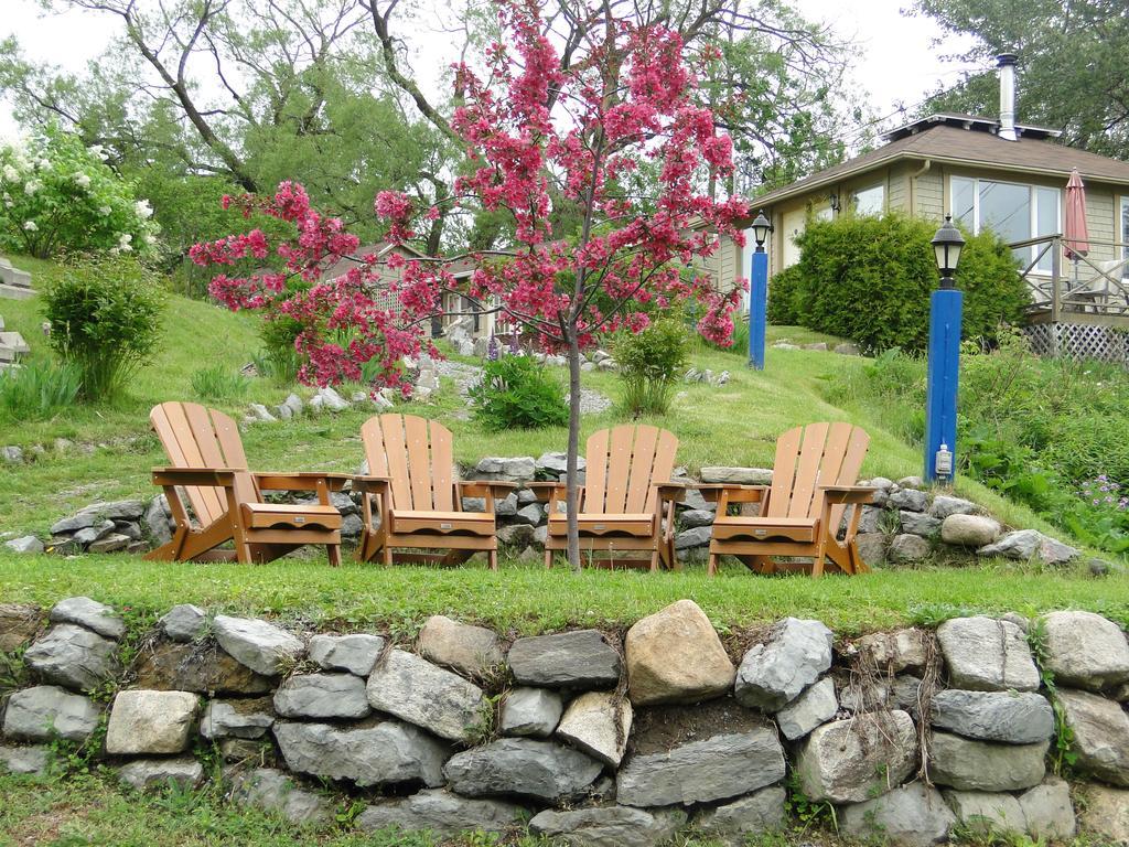 Auberge Fleurs De Lune La Malbaie Exterior photo