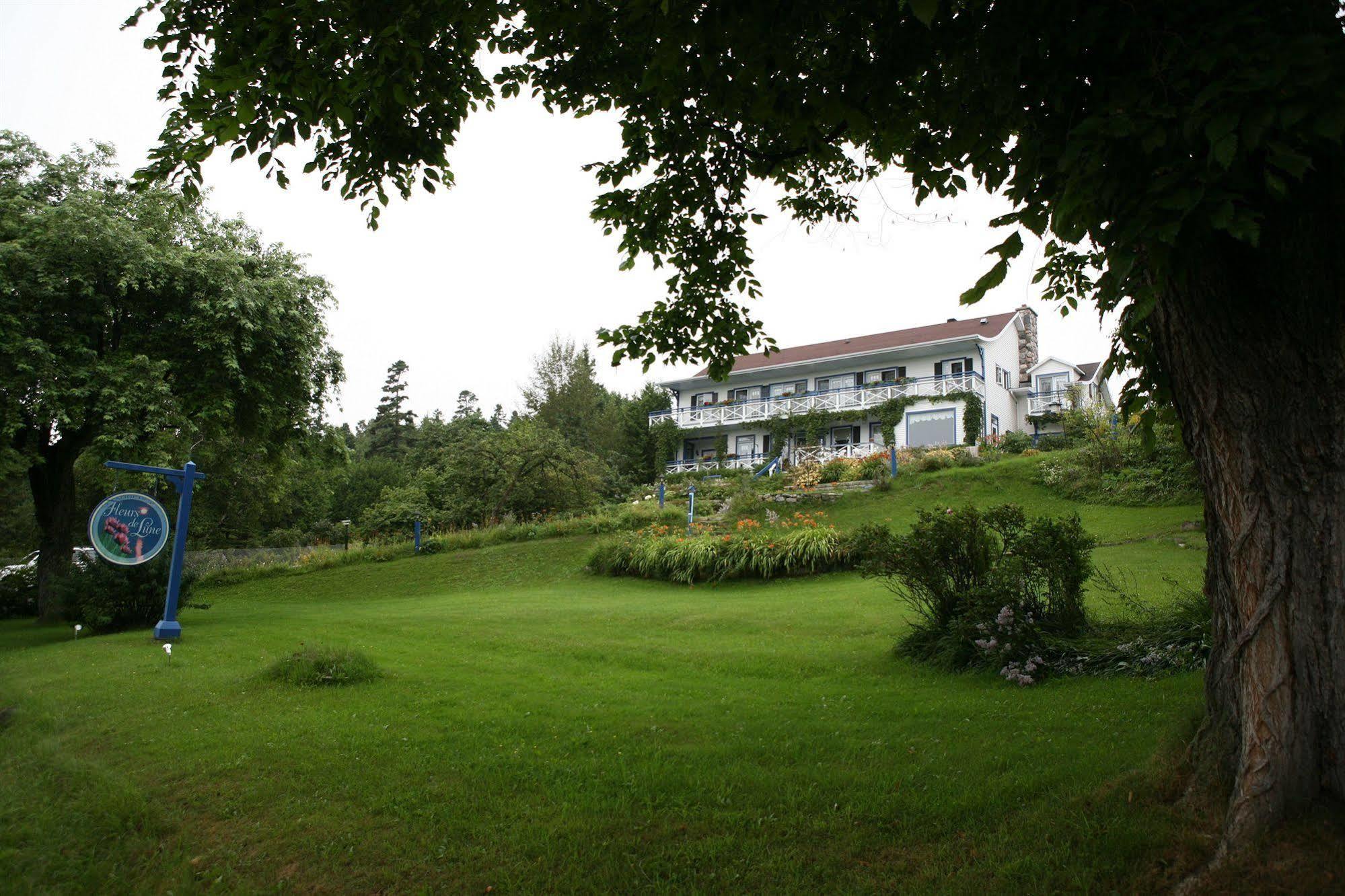 Auberge Fleurs De Lune La Malbaie Exterior photo